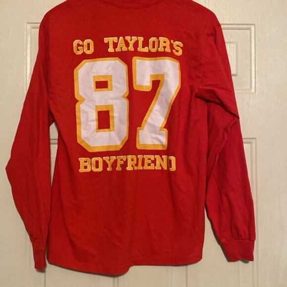 In my Chiefs era go‎ Taylor’s boyfriend, Kansas City Chiefs T-shirt - Picture 3 of 5
